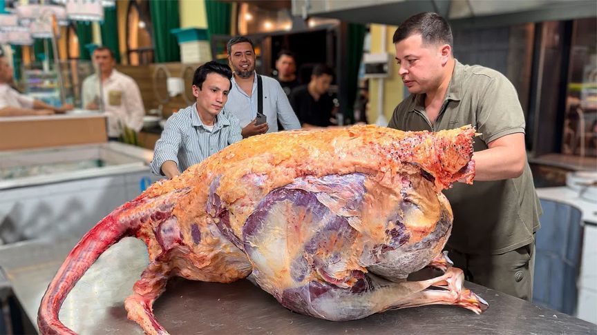 乌兹别克斯坦国超受欢迎的一道菜，鸵鸟肉手抓饭，富豪们超受青睐