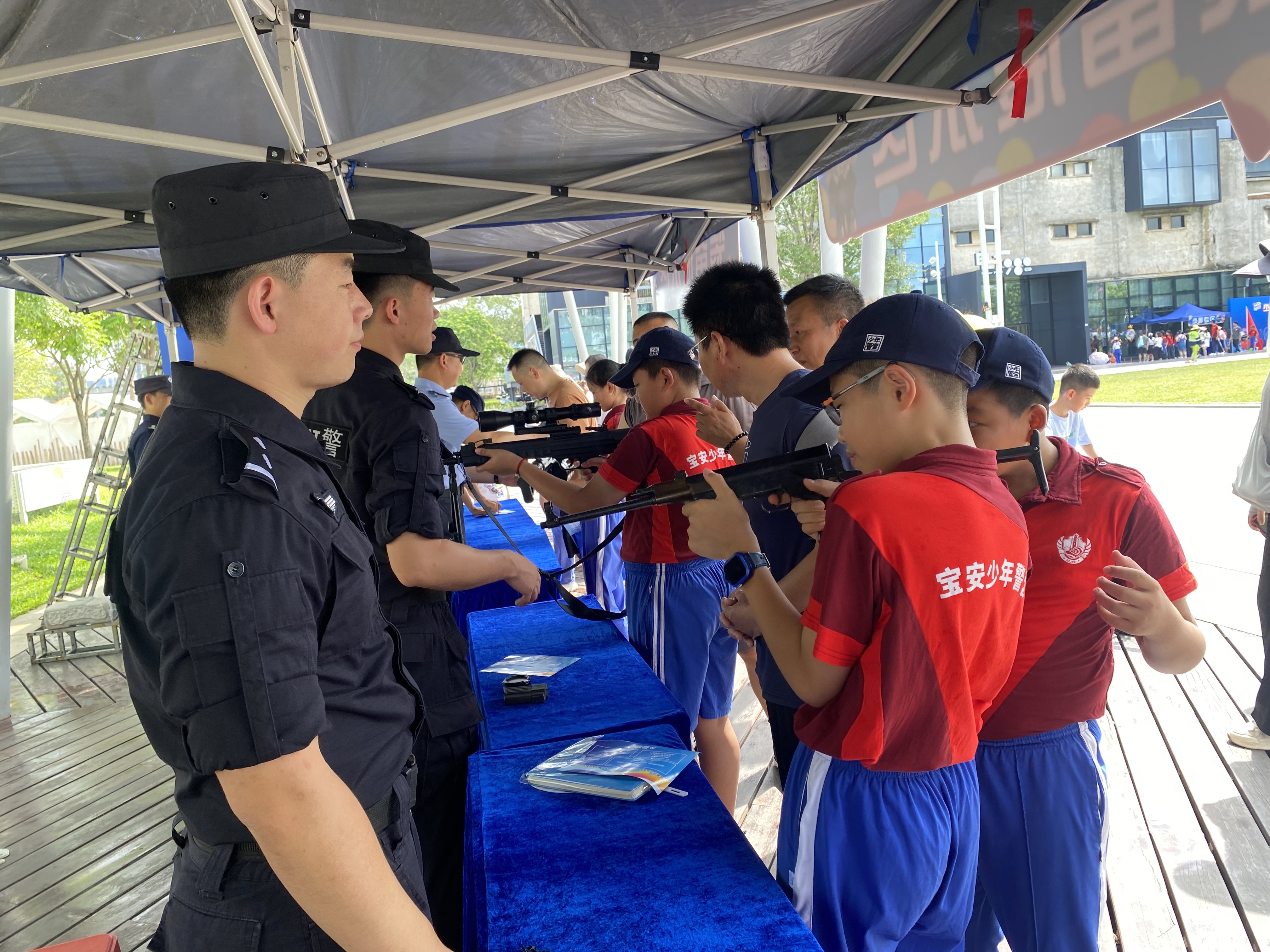 安全你我同行 守护平安宝安：深圳公安开展常态化警营开放日宝安分局专场活动