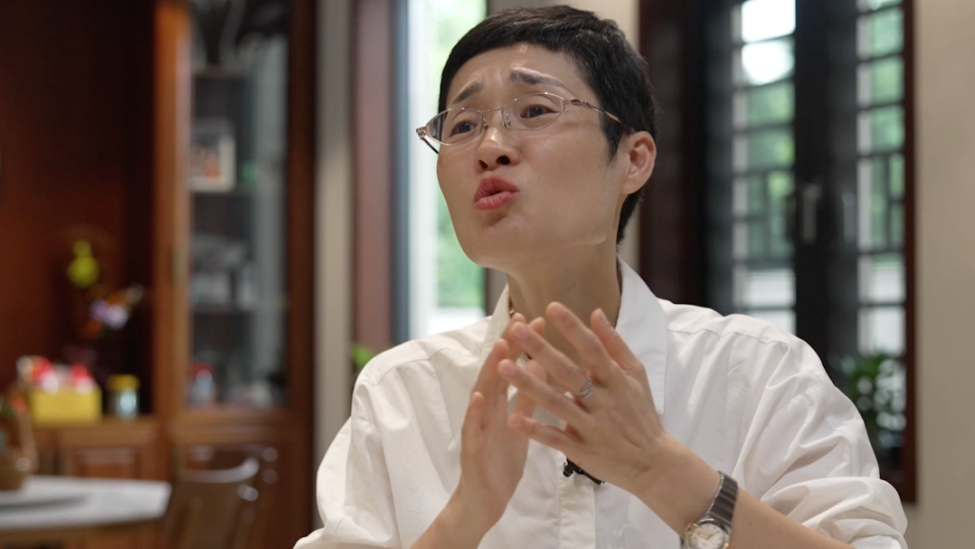 陪同学应聘老师自己却被录取，刘晓艳：我最初的梦想是当律师