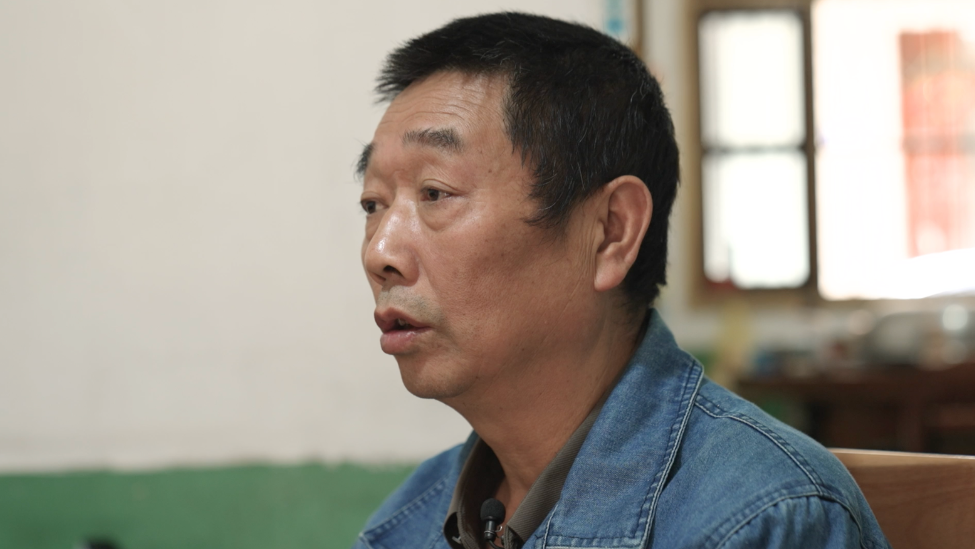 章莹颖遇害8年，她的爸妈还在等她：嫌犯承认强奸、分尸，但仍没被判死刑，法庭上甚至在笑