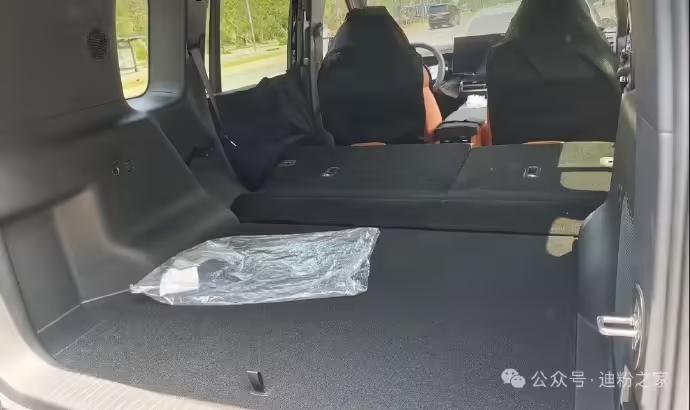 比亚迪方程豹钛7内饰曝光,或将采用5座布局