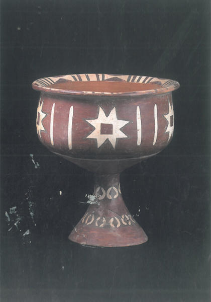 八角星纹彩陶豆