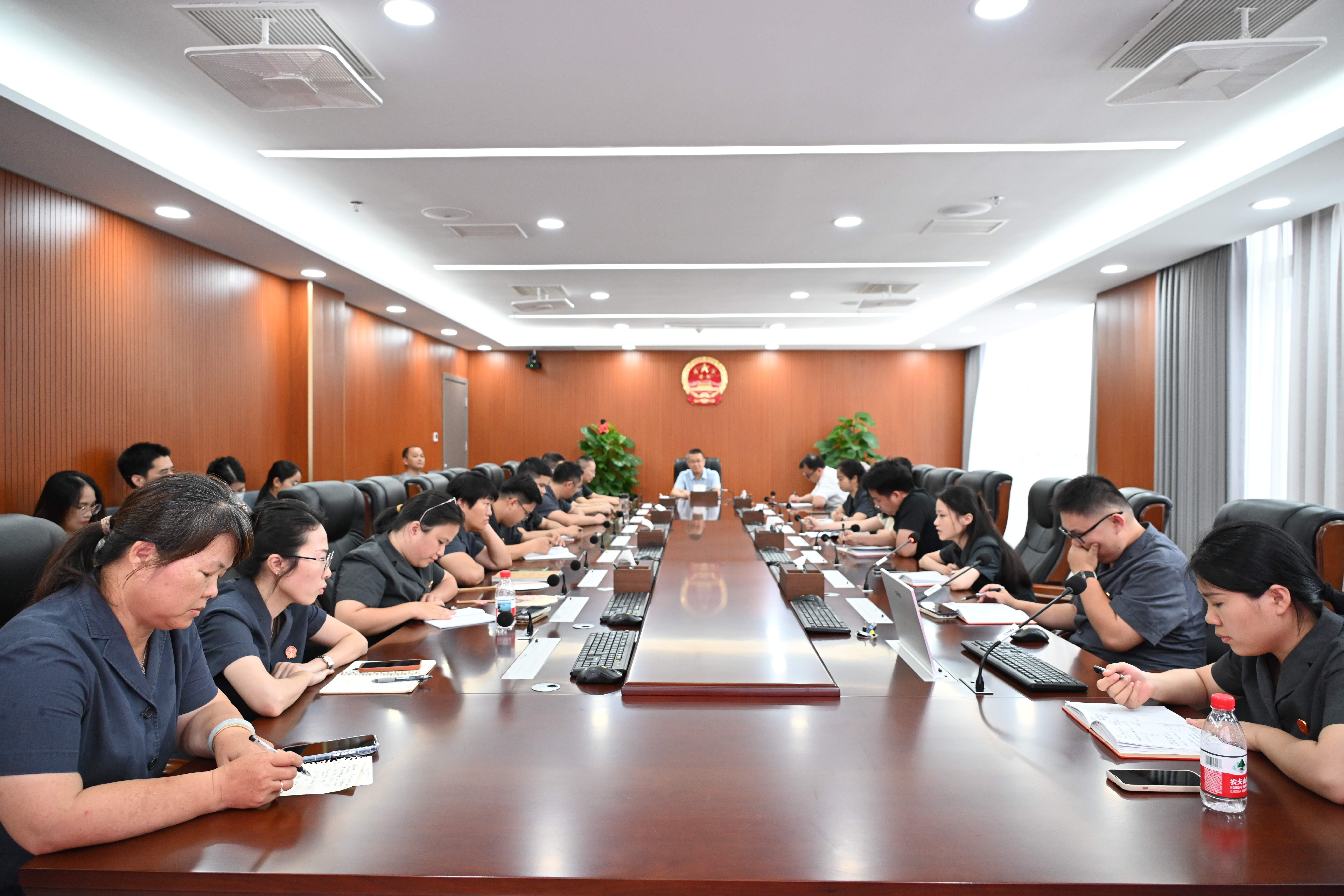 误入“钱途”毁前途 以案为鉴鸣警钟——保亭法院公开审理一起职务犯罪案件并开展“一案双课”警示教育