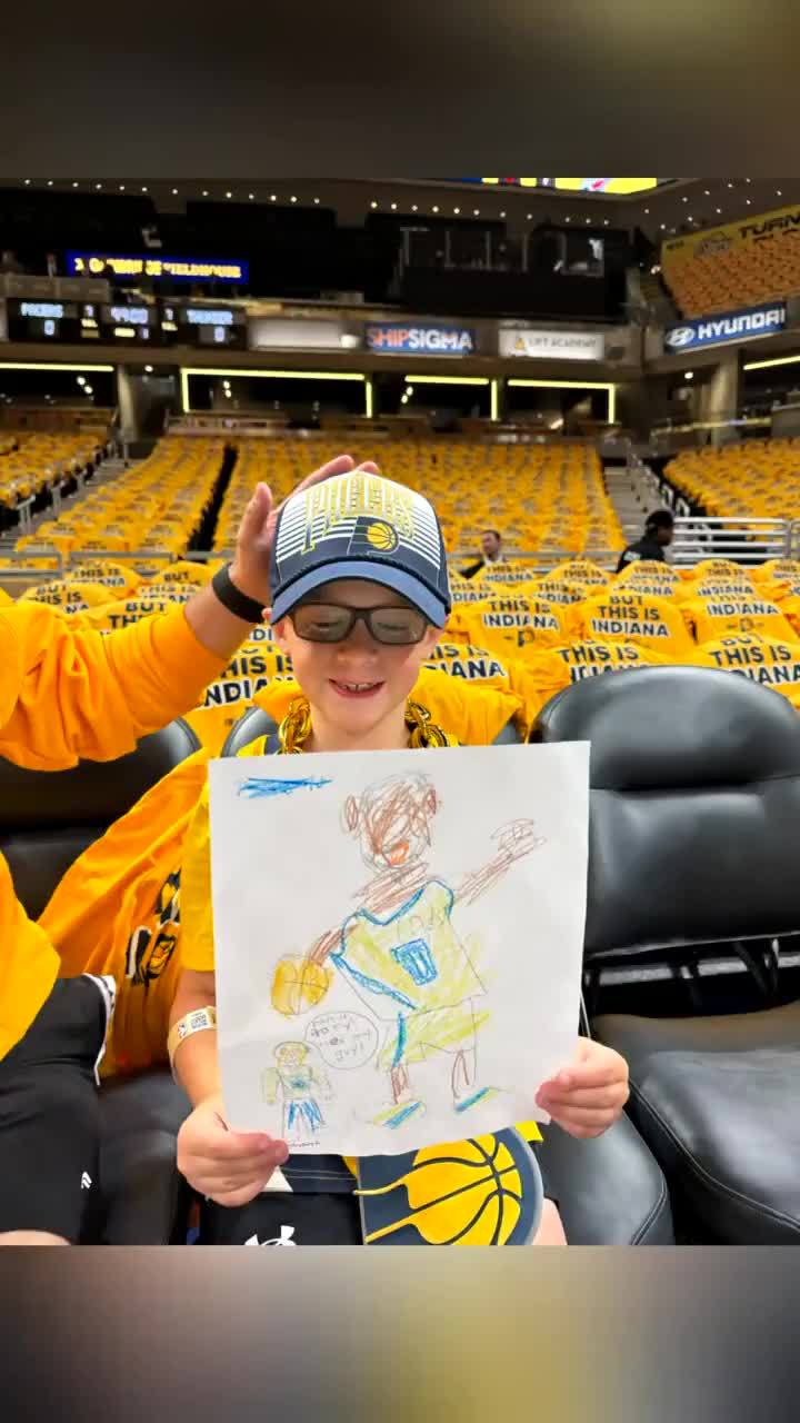 步行者小球迷晒手绘哈利伯顿图画并送上祝福：加油，你是GOAT