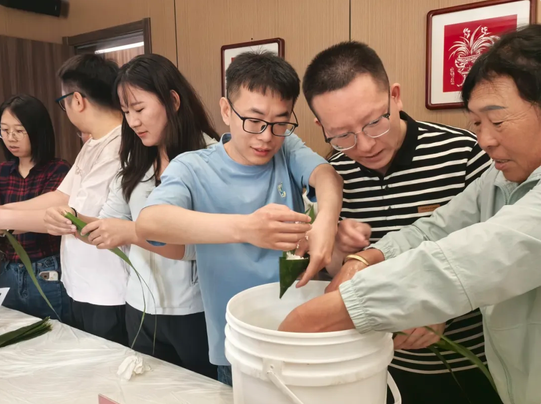 吕梁：26℃的初夏，与人才相约......