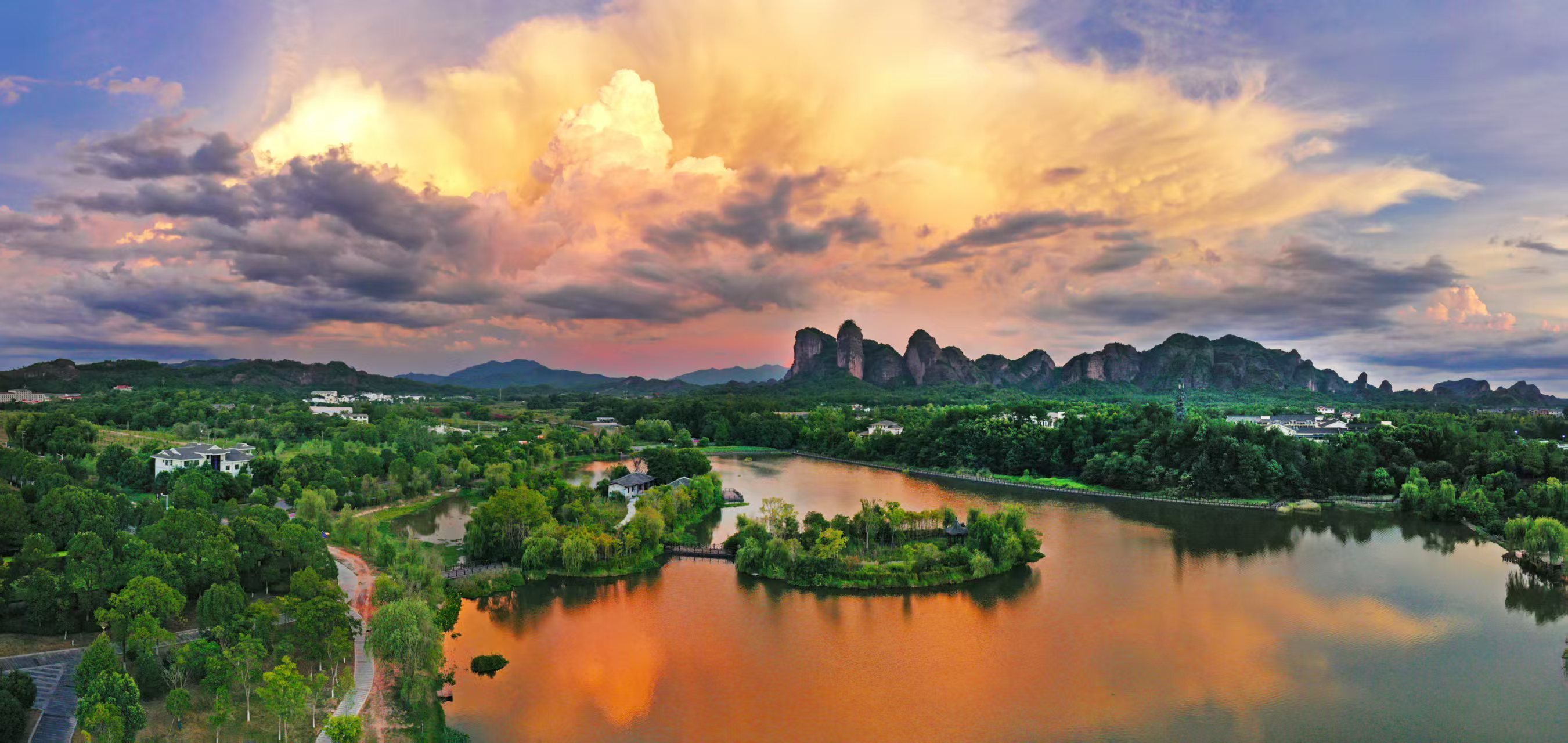 龍虎山（龍虎山景區供圖）