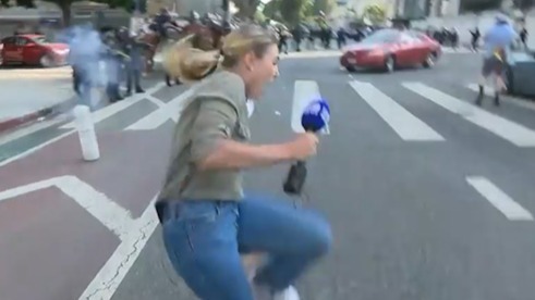 澳媒记者在洛杉矶被橡皮子弹击中，澳大利亚总理回应