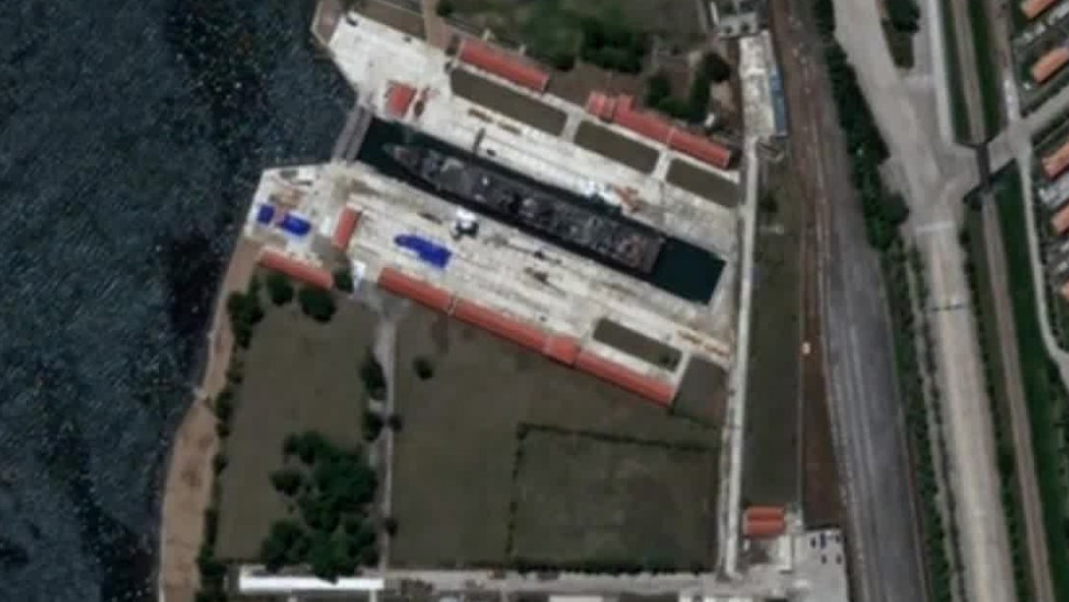 朝鲜事故军舰被送至俄朝边境附近罗津港修复