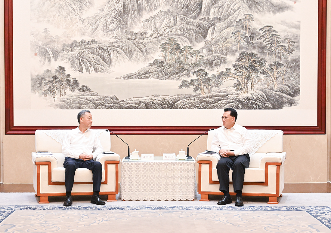 ▲6月10日下午，市委书记袁家军会见华润集团董事长王祥明。刘力 摄