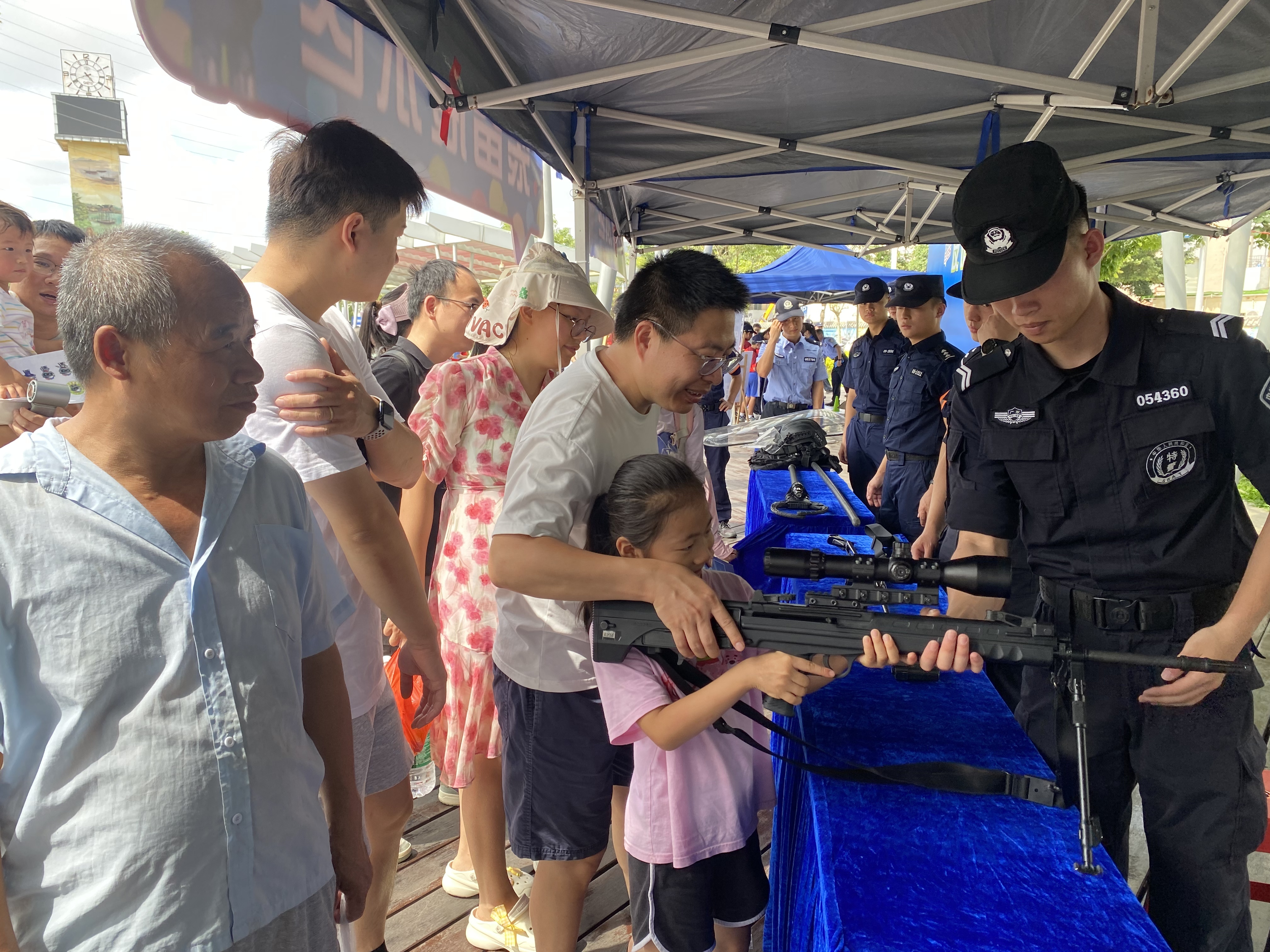 安全你我同行 守护平安宝安：深圳公安开展常态化警营开放日宝安分局专场活动