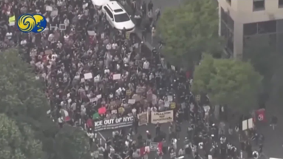 纽约反特朗普游行升级，全美将掀“拒绝国王”抗议