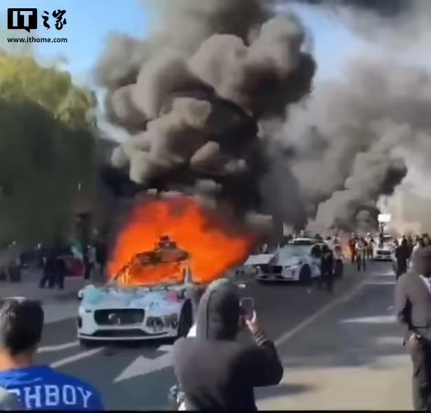 谷歌旗下Waymo自动驾驶车辆在洛杉矶抗议活动中遭蓄意破坏,损失达60万美元