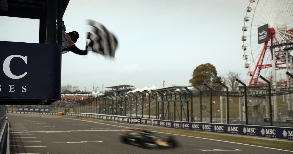 《F1：狂飙飞车》发布“缔造奇迹”特辑 6月27日竞速盛宴燃擎来袭
