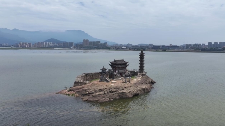 庐山市：鄱阳湖进入丰水期 落星墩重回湖水“怀抱”