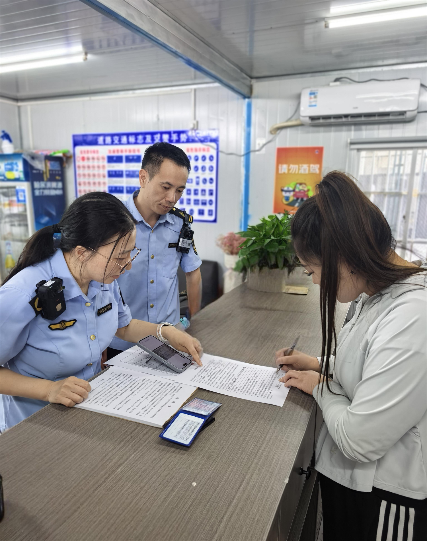 云端执法解企忧—镇海交通"她力量"书写数智治理新篇