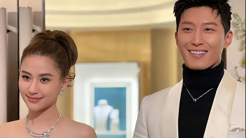 窦骁为何超莲庆生，低调回应婚变，恩爱不需外显封面图