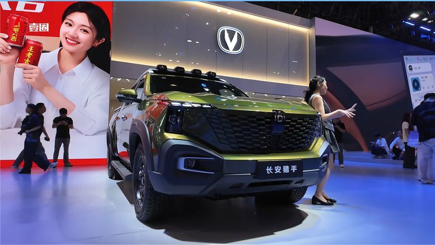 实拍长安猎手K50：2.0T增程带劲，后尾箱细节到位