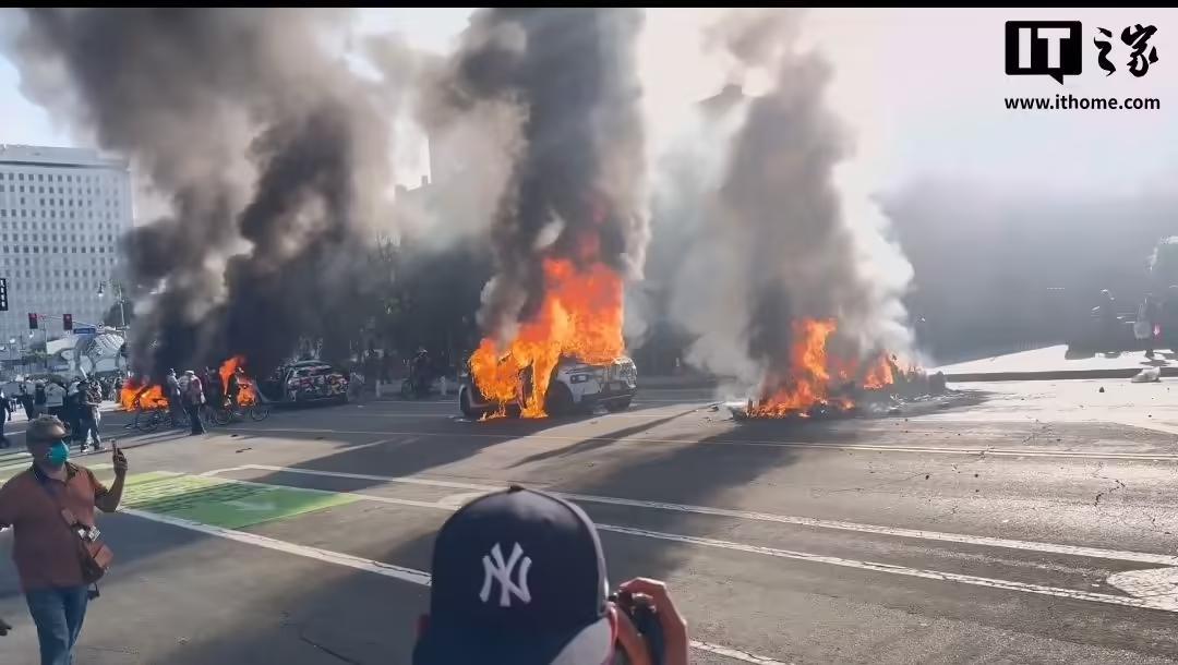 谷歌旗下Waymo自动驾驶车辆在洛杉矶抗议活动中遭蓄意破坏,损失达60万美元