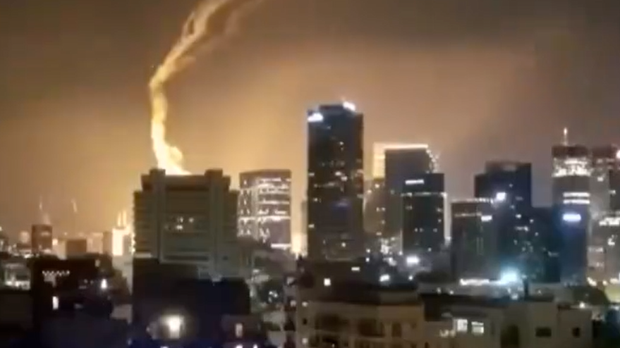 以色列发动突袭，让特朗普努力彻底白费，美国被迫画出“红线”