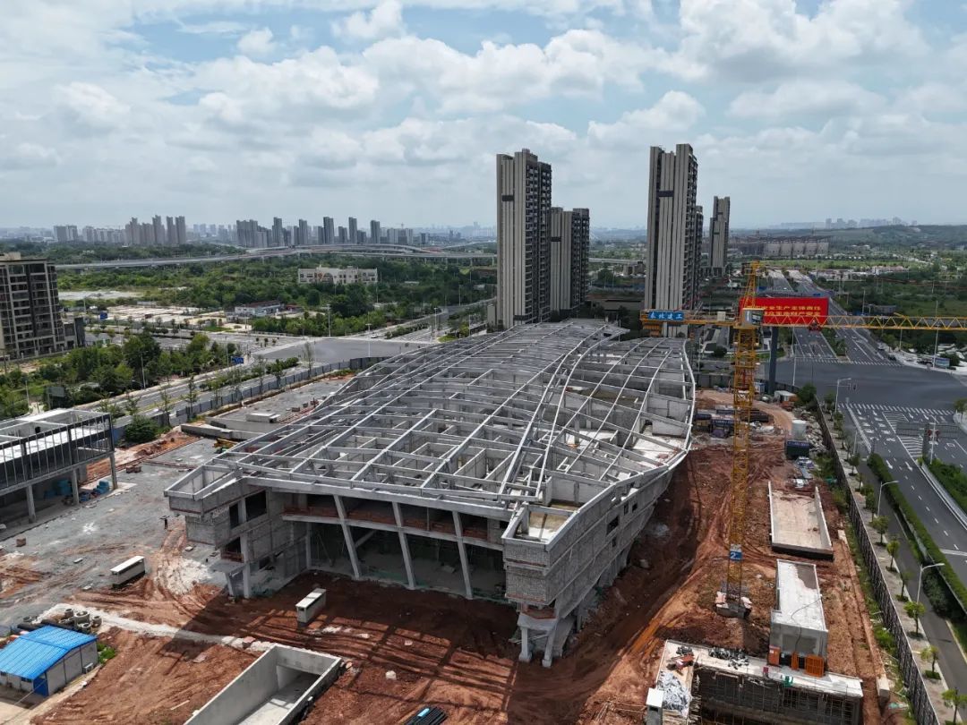 交通新地标崛起！赣州西综合客运枢纽年底全面建成