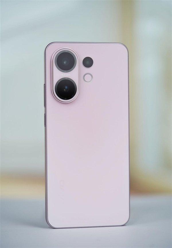 手感绝佳纯直屏,vivo S30桃桃粉图赏