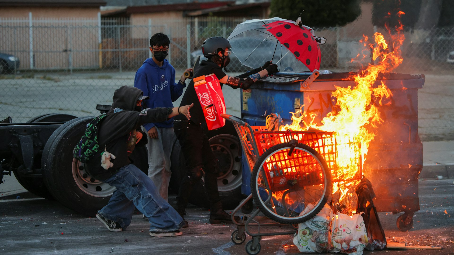 桥水基金创始人达利欧：美国正处于内战前阶段