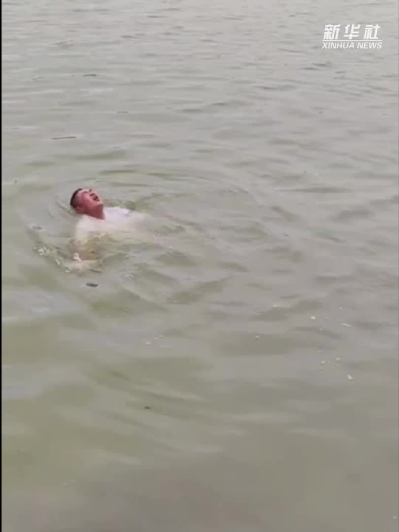 秀我中国｜“磕头跪别”母亲 连救五人感动全网 专访救人者张伟