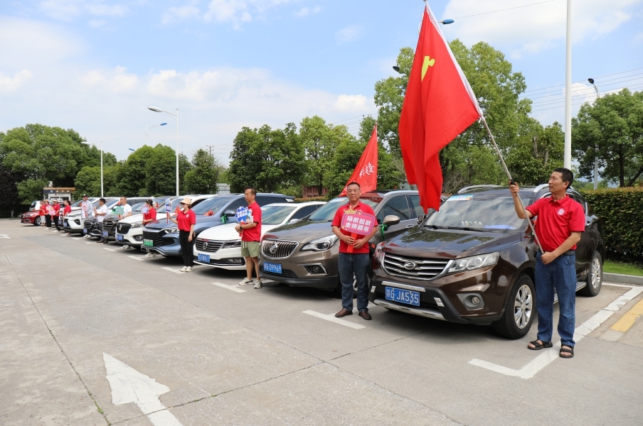 江西彭泽：十五载车轮上的约定 守护学子行程无忧