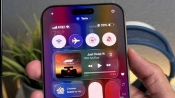 <em>液态</em>玻璃到底让iPhone变美了还是变卡了？｜凤凰V现场