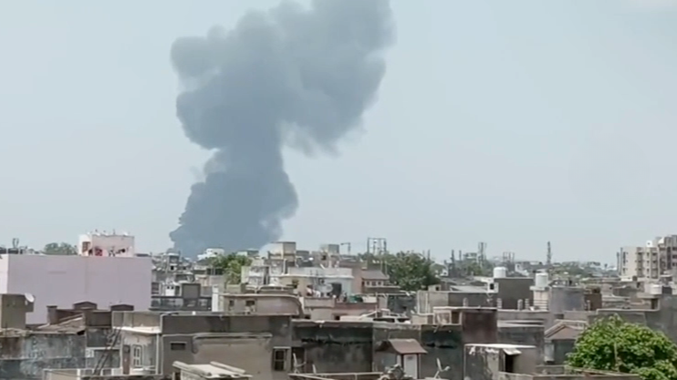 印媒称失事客机11A座位发现幸存者