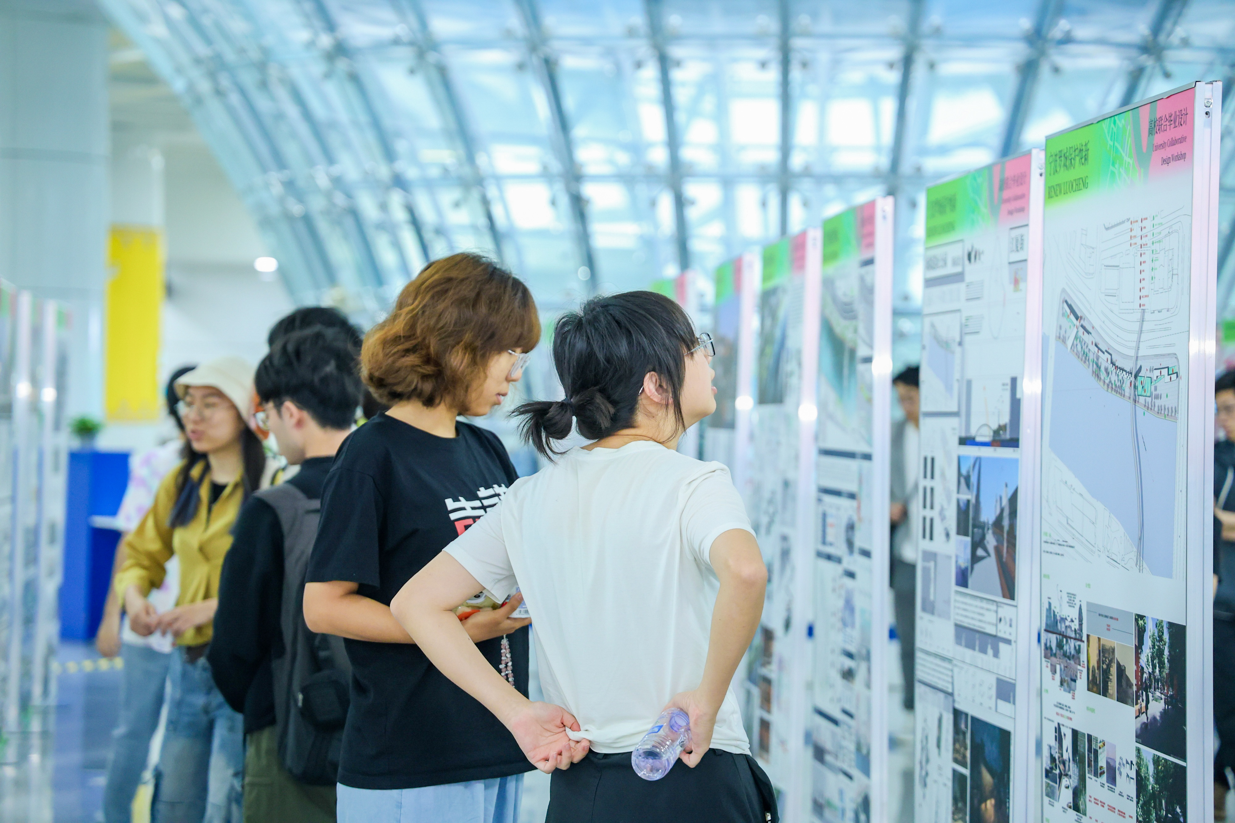 六校菁英联合设计成果丰硕：青春创意点亮罗城新生