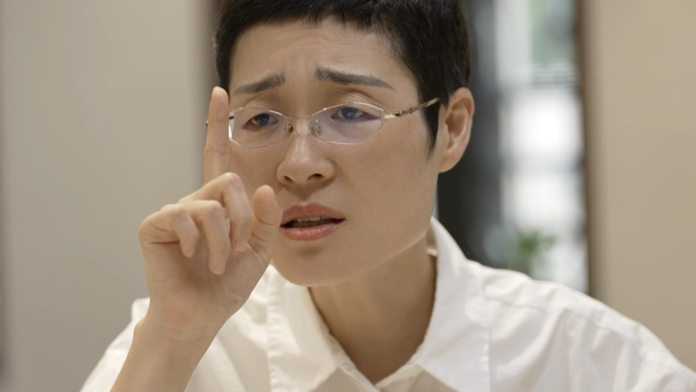 13岁丧母，父亲抛弃，姑姑劝我读中专早工作，我铁了心上高中，刘晓艳：唯一能拯救我的方式只有学习