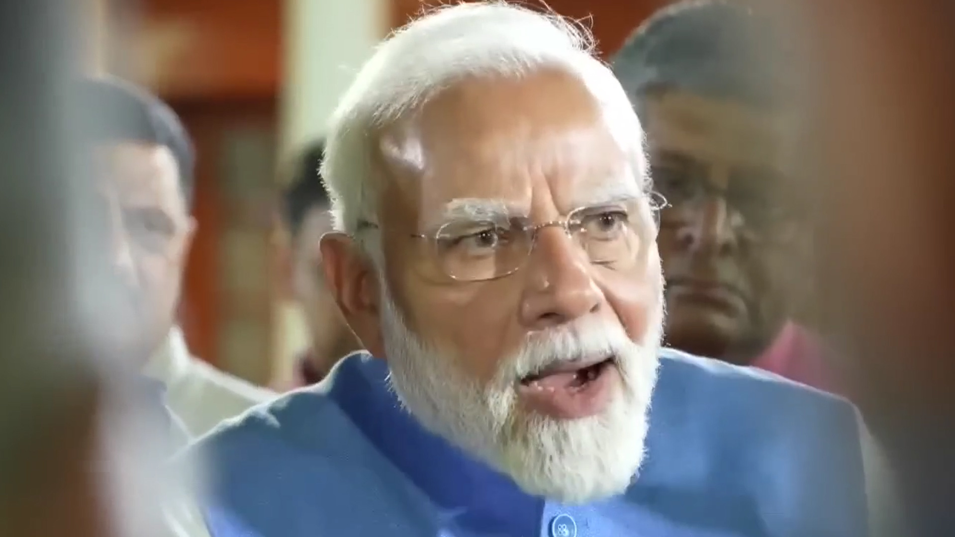 莫迪迎接印度全球宣讲团胜利归来