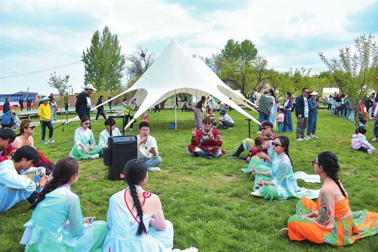 中川·青云驿吸引众多游客前来游玩