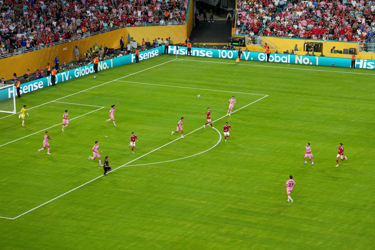 2025FIFA世俱杯开幕，海信100吋电视世界第一广告又“刷屏”