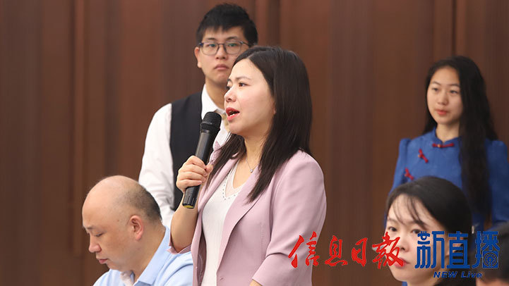鳳凰網提問（文穎 攝）