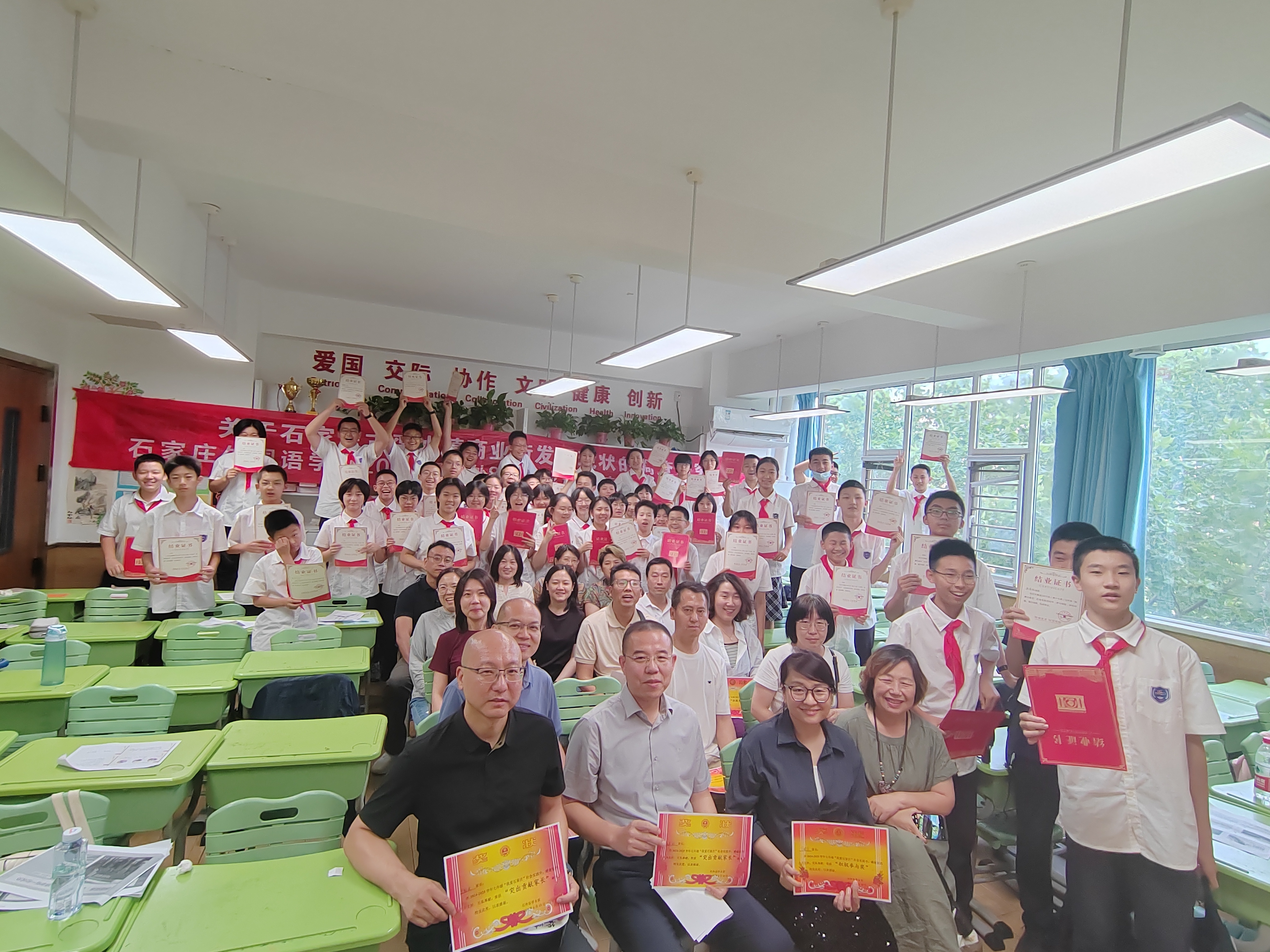 青少年视角洞察商业脉动 石外学子古栾水镇调研成果引关注
