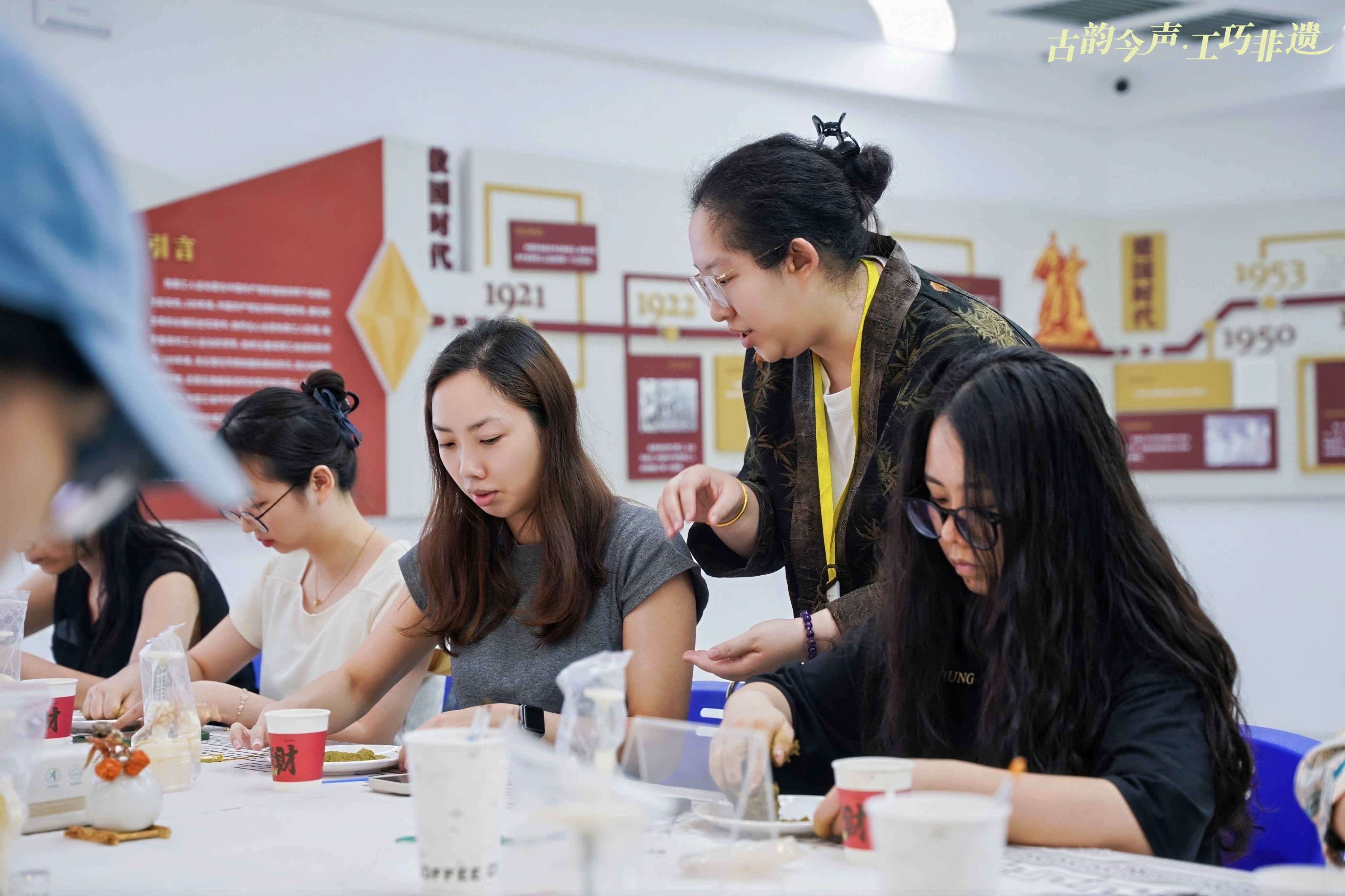 “香”约父亲节!深圳市总工会职工书屋品牌项目首期非遗主题活动举行