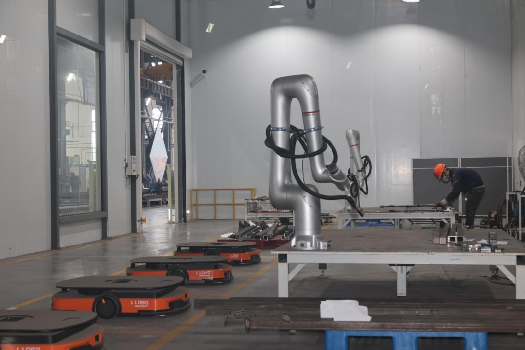 图为好朋友科技车间。潘萍摄