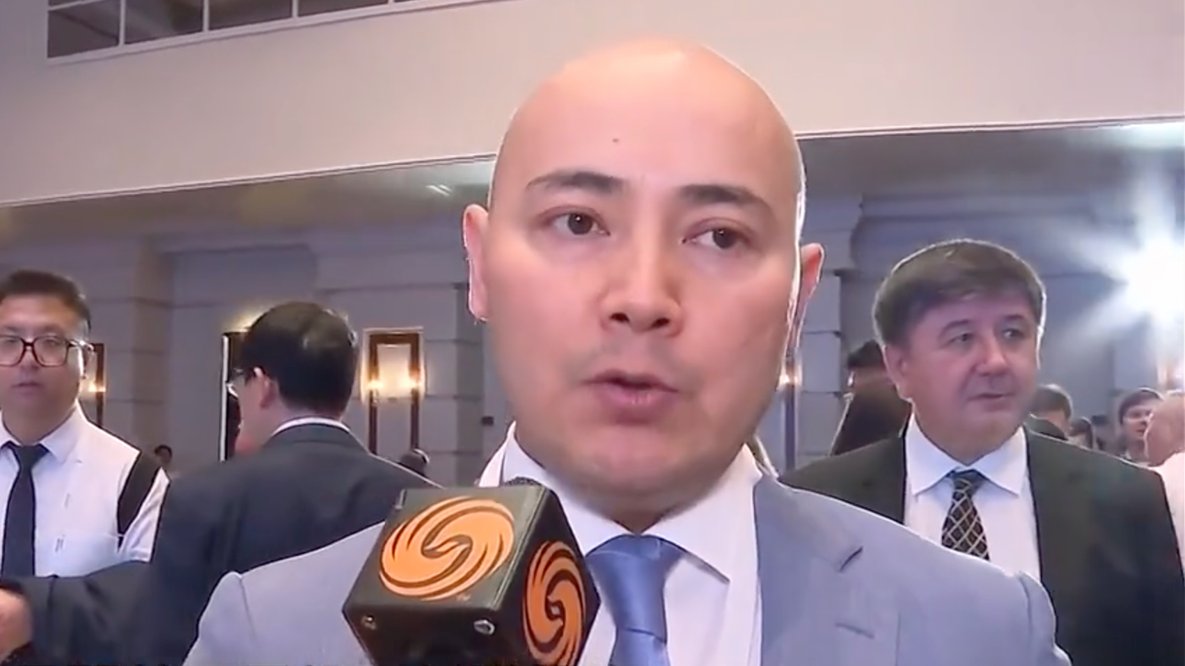 凤凰独家｜哈萨克斯坦外交部副部长：中哈签署新版投资保护协定