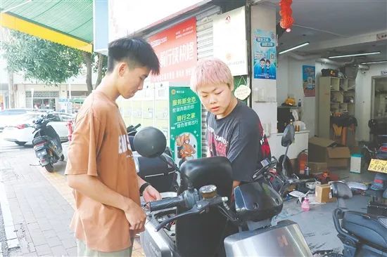 爱心驿站可为外卖骑手提供车辆维修服务