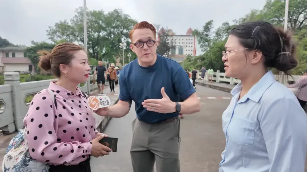 每天近3万人次过境！中越边境人们步履匆匆，基本都是赶着去对面做生意