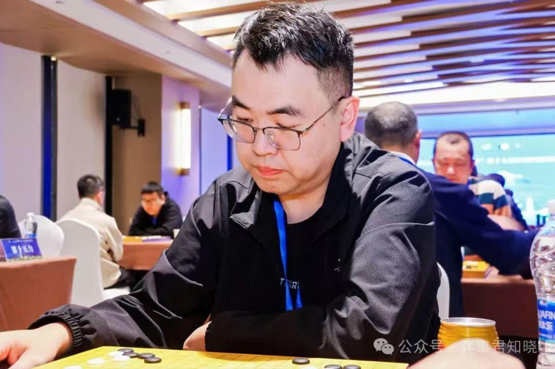 今年5月晋升7段的王旭,在我省业余棋手中属于综合实力很强的选手