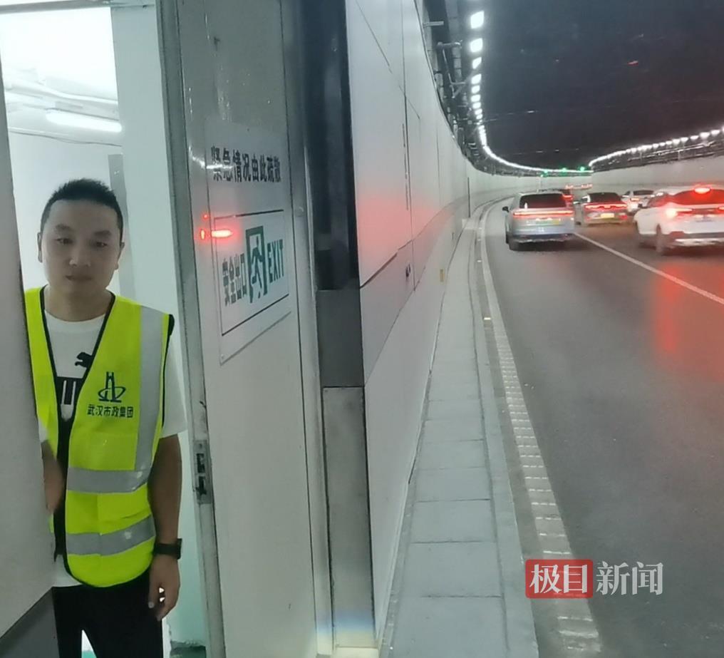 东湖隧道逃生门内外