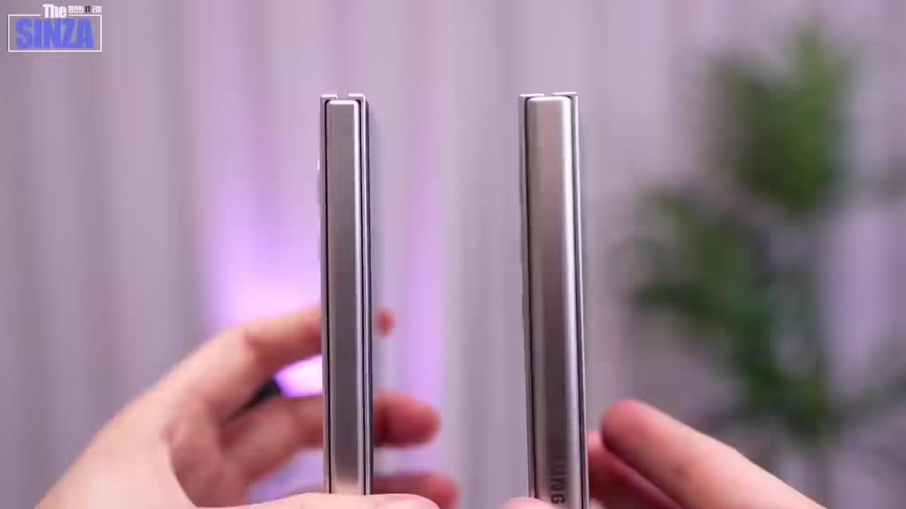 三星Galaxy Z Fold7折叠手机机模上手:最薄处4.54毫米,重215克