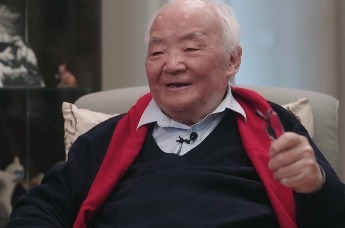 父亲去往台湾母亲留守大陆：一个母亲的选择如何塑造北大教授