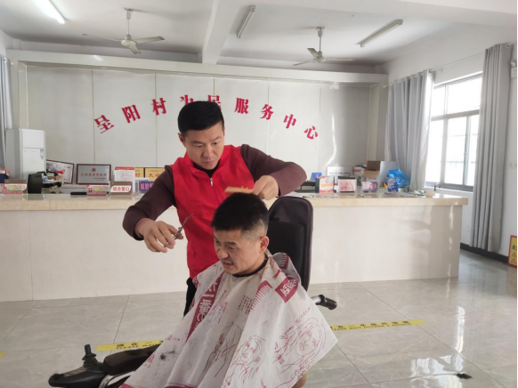 兼职“带货员”，力促村民增收