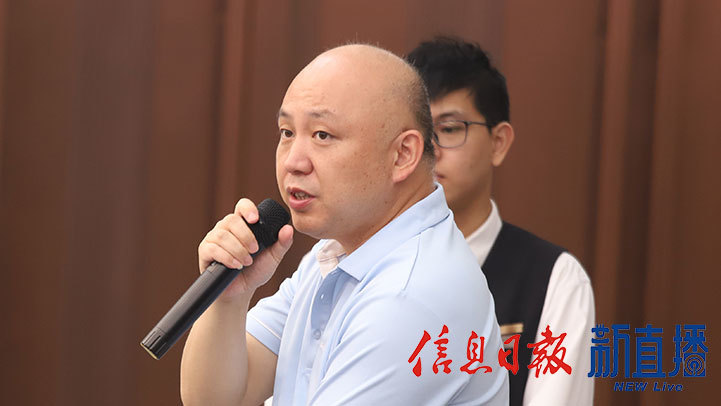 中國江西網提問（文穎 攝）