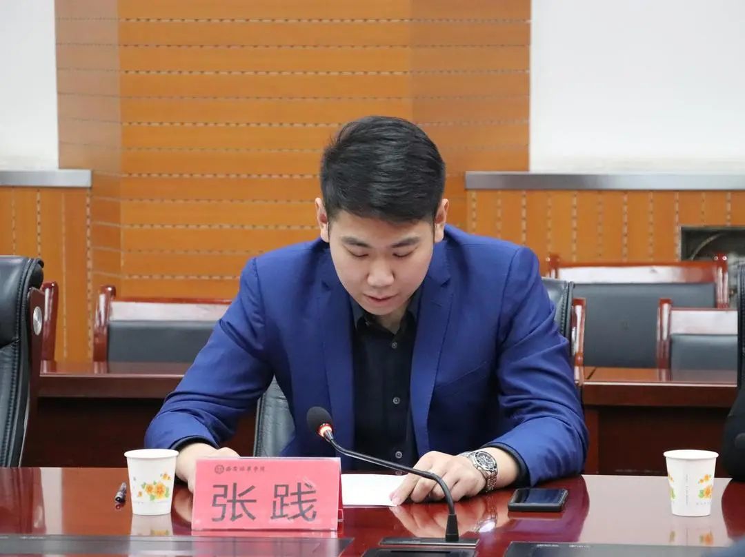 02大会第二项 企业总经理张践讲话