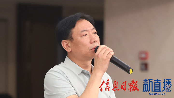 經濟晚報提問（文穎 攝）